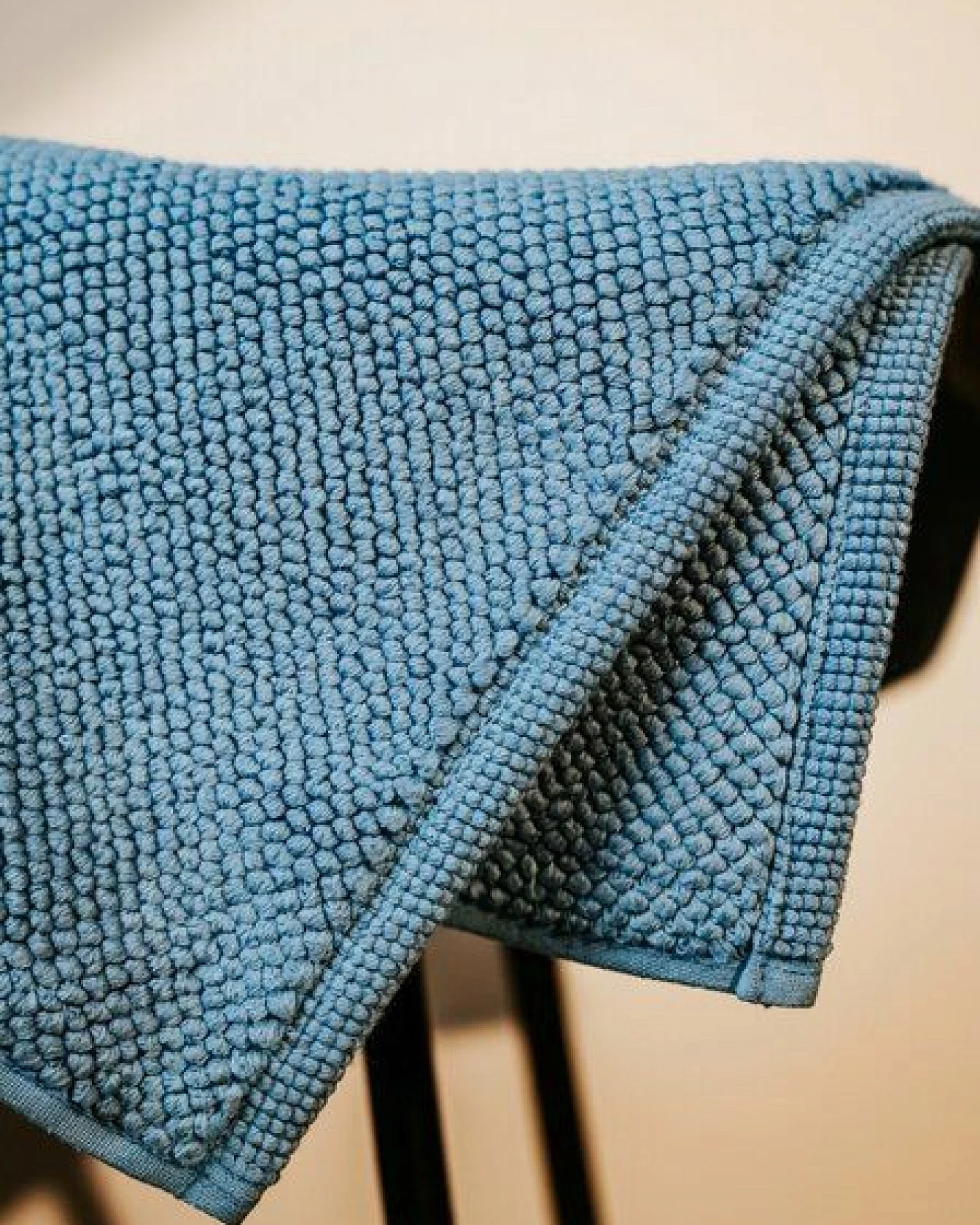 Kuschelige Badematte 50 × 80 cm aus GOTS-zertifizierter Bio-Baumwolle – Essence – Ansicht 3