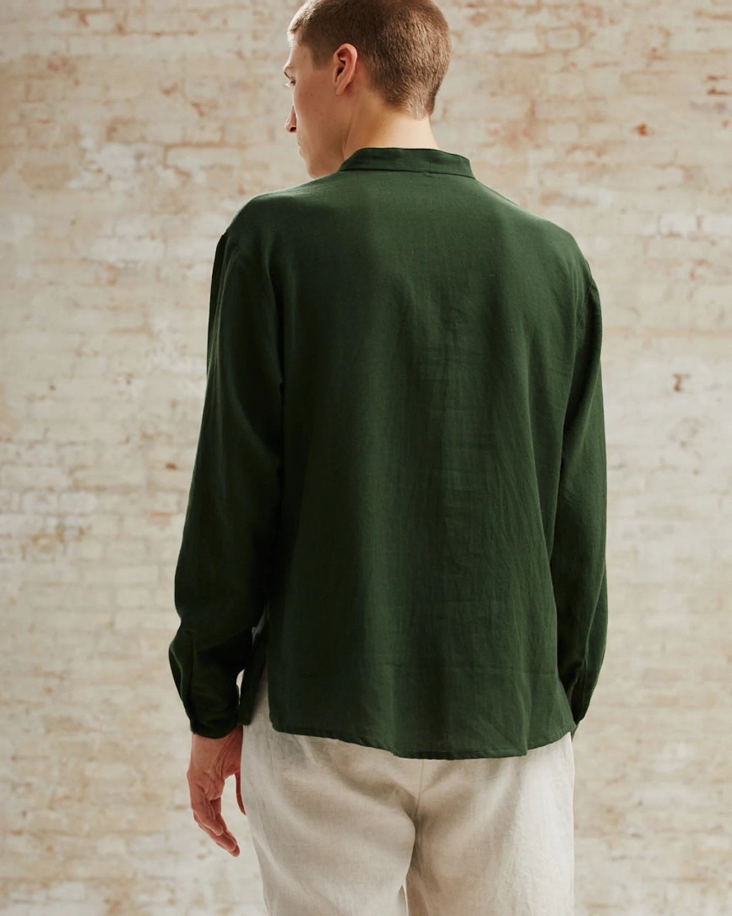 Jyoti - Fair Works Herren vegan Tunika Tanu Olive – Ansicht 2
