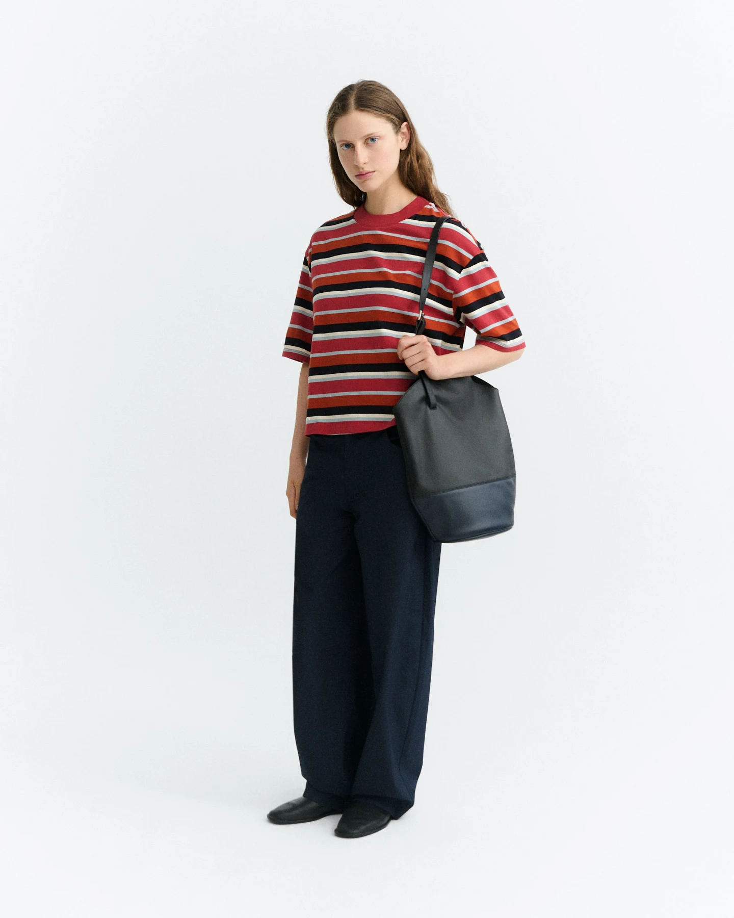 Thinking MU Damen vegan T-Shirt Kiki Lena Oversize Gestreift Rot – Ansicht 2
