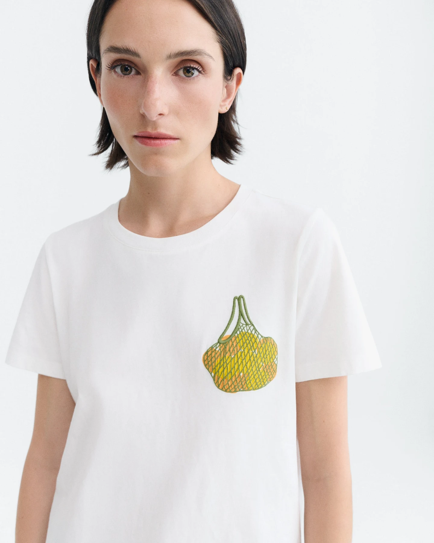 Thinking MU Damen vegan T-Shirt Mit Limes-Stickerei Ida Weiß – Ansicht 2