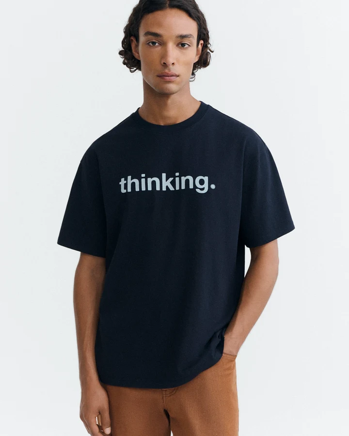 Thinking MU Herren vegan T-Shirt Thinking Aaron In Marineblau