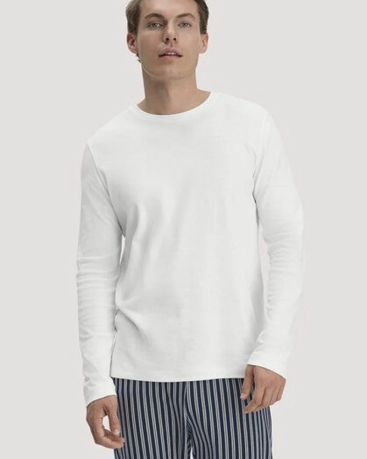 hessnatur Langarm-Schlafshirt aus reiner Bio-Baumwolle