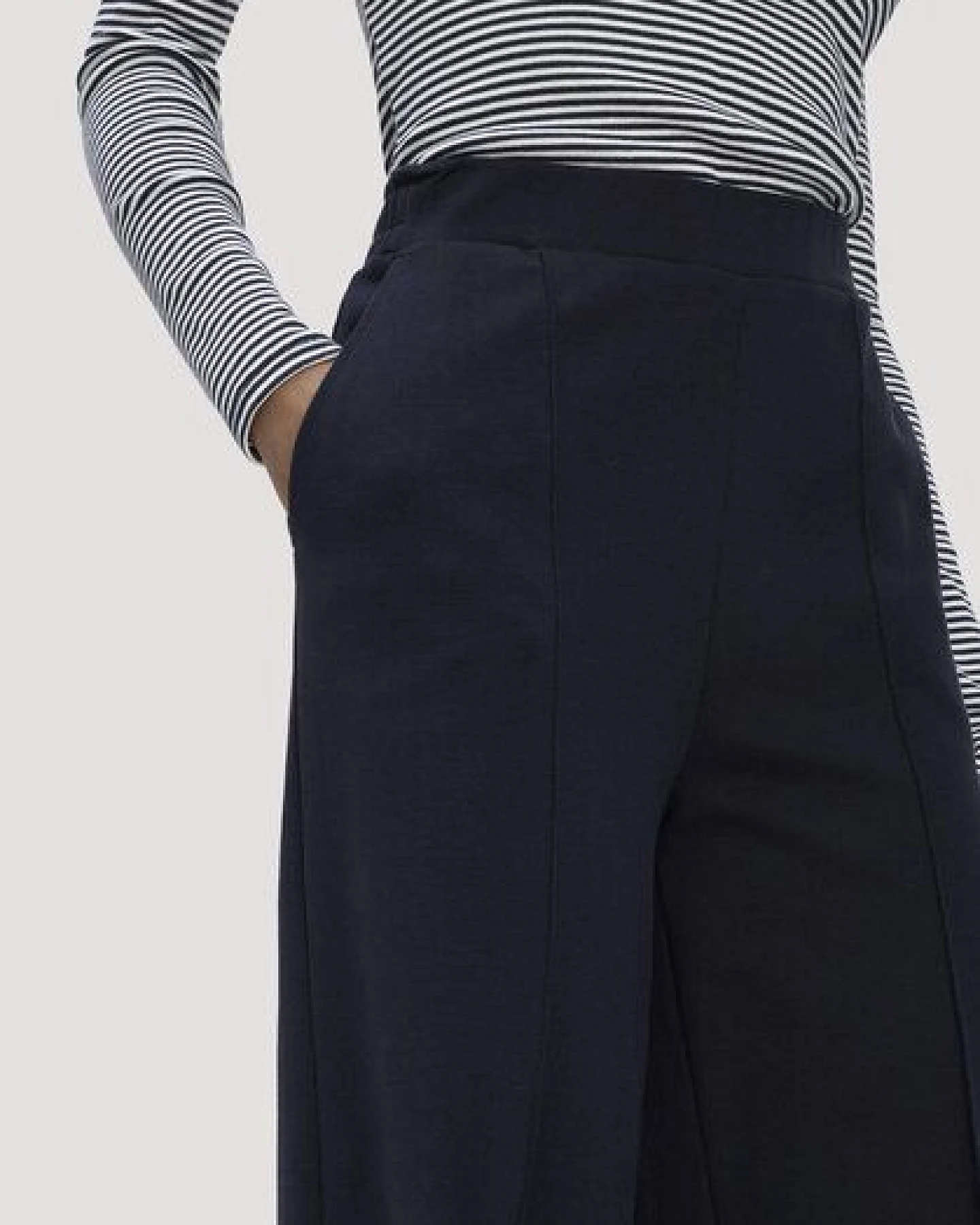 hessnatur Jersey-Hose Relaxed Wide Leg aus Bio-Baumwolle – Ansicht 2