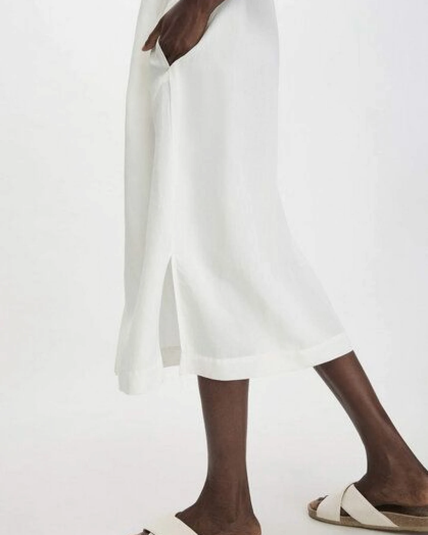 hessnatur Kleid Midi Relaxed aus TENCEL Lyocell mit Leinen – Ansicht 2