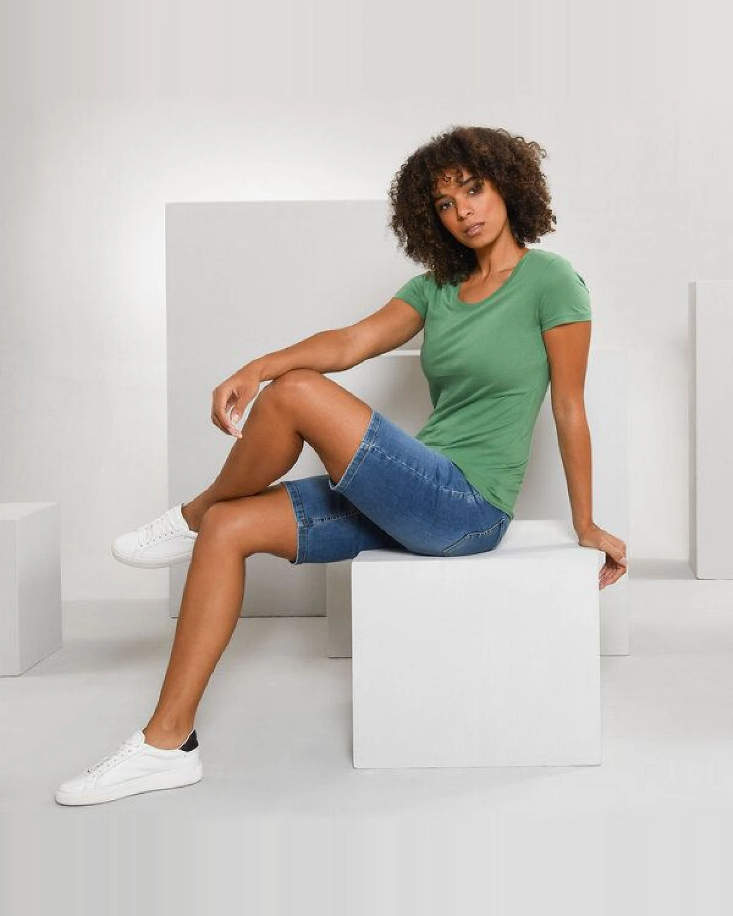 Damen Jeans-Bermudas von LIVING CRAFTS – Ansicht 2