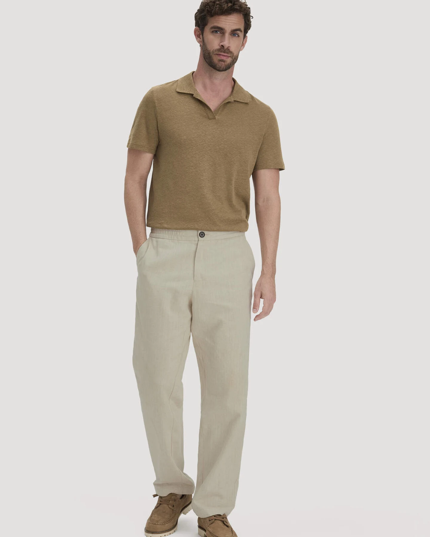 hessnatur Herren Jersey Polo Relaxed aus Leinen und Bio-Baumwolle - braun - Größe 48 – Ansicht 2