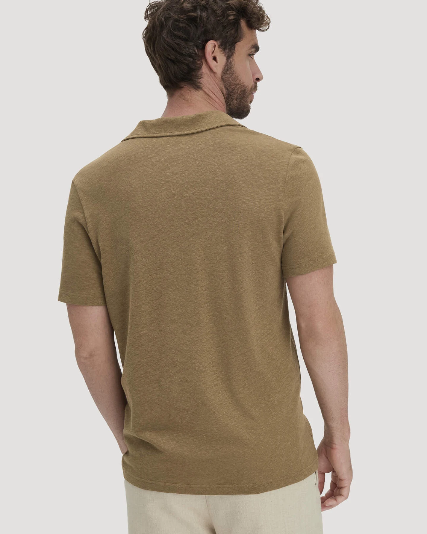 hessnatur Herren Jersey Polo Relaxed aus Leinen und Bio-Baumwolle - braun - Größe 48 – Ansicht 3