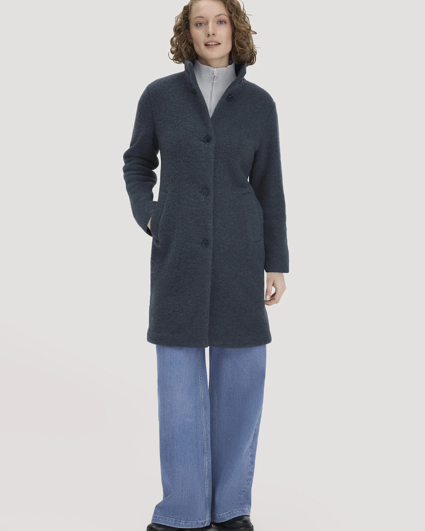 hessnatur Damen Wollfleece Mantel Regular aus Bio-Merinowolle - blau - Größe 44 – Ansicht 4