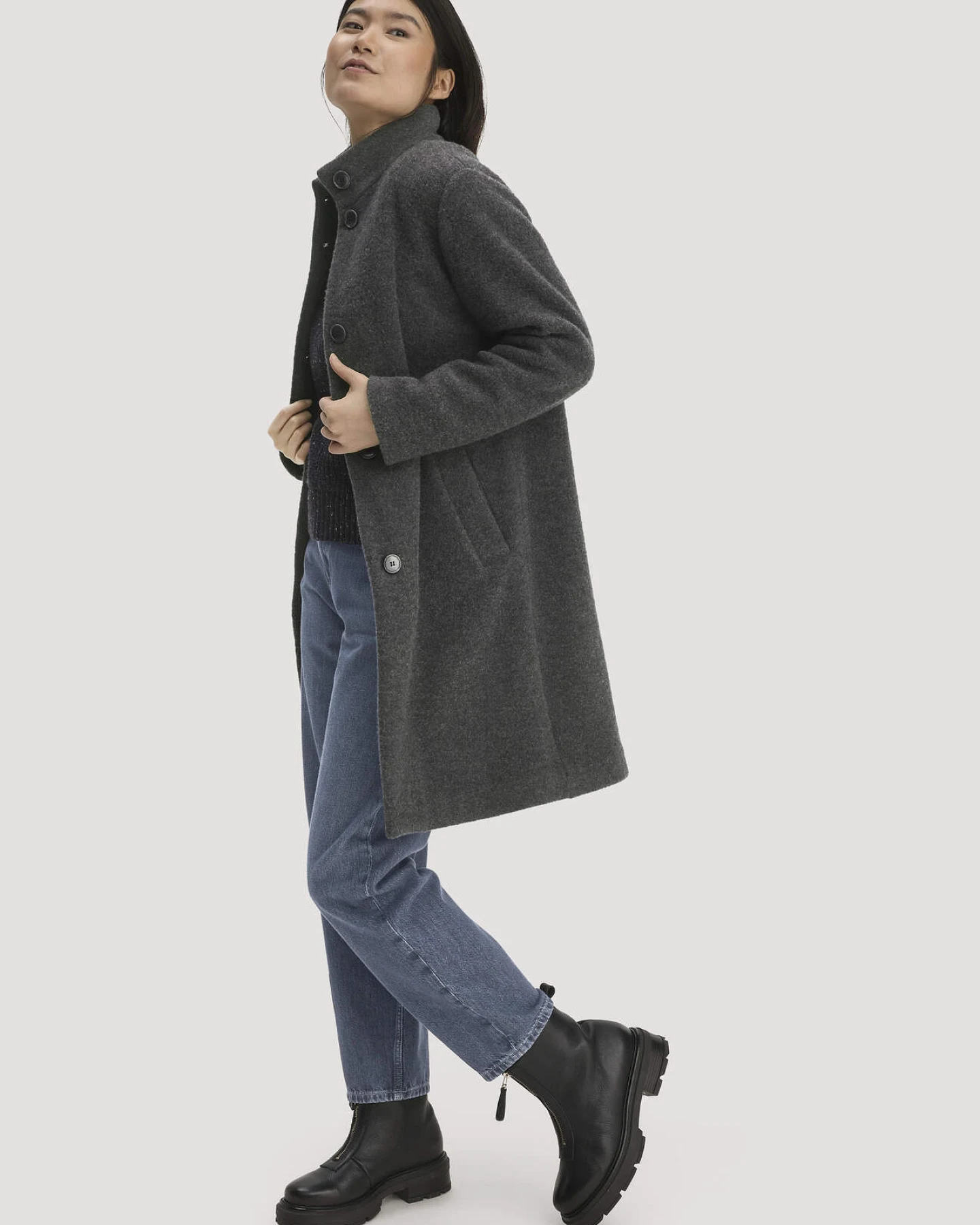 hessnatur Damen Wollfleece Mantel Regular aus Bio-Merinowolle - grau - Größe 44 – Ansicht 2