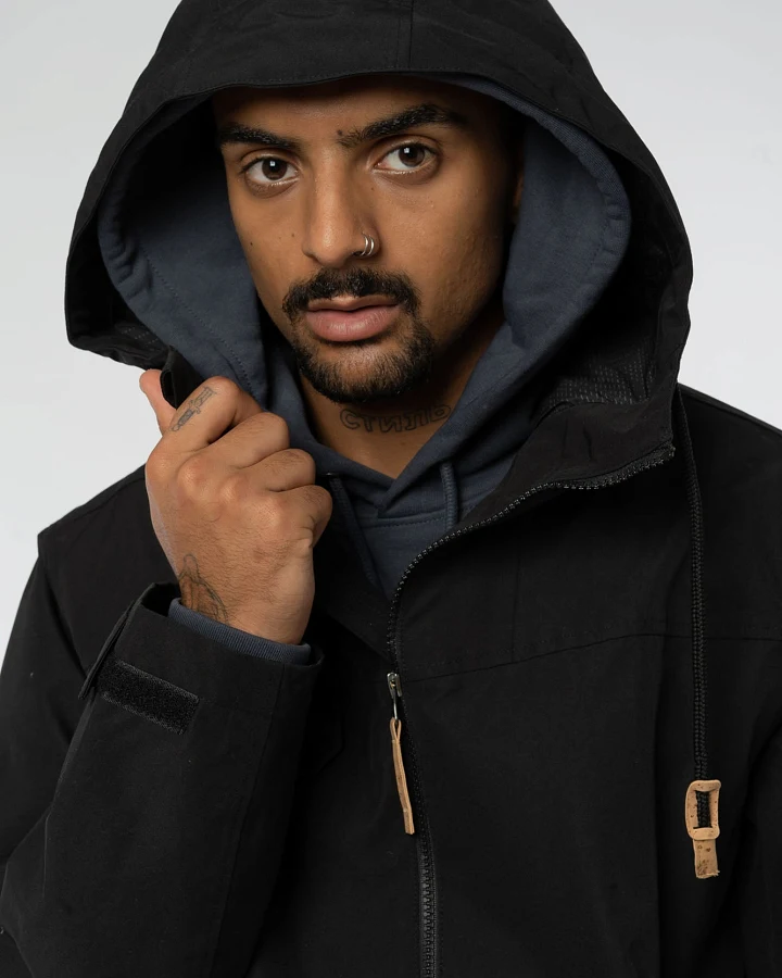 Regenjacke aus recyceltem Polyester
