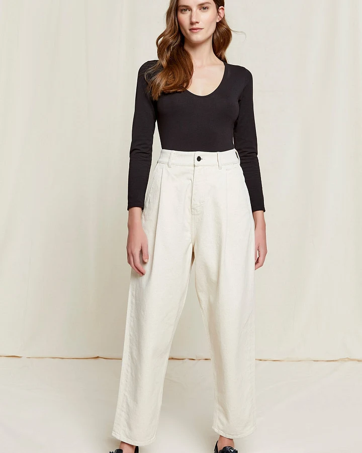 Tapaered Trousers aus Bio Baumwolle
