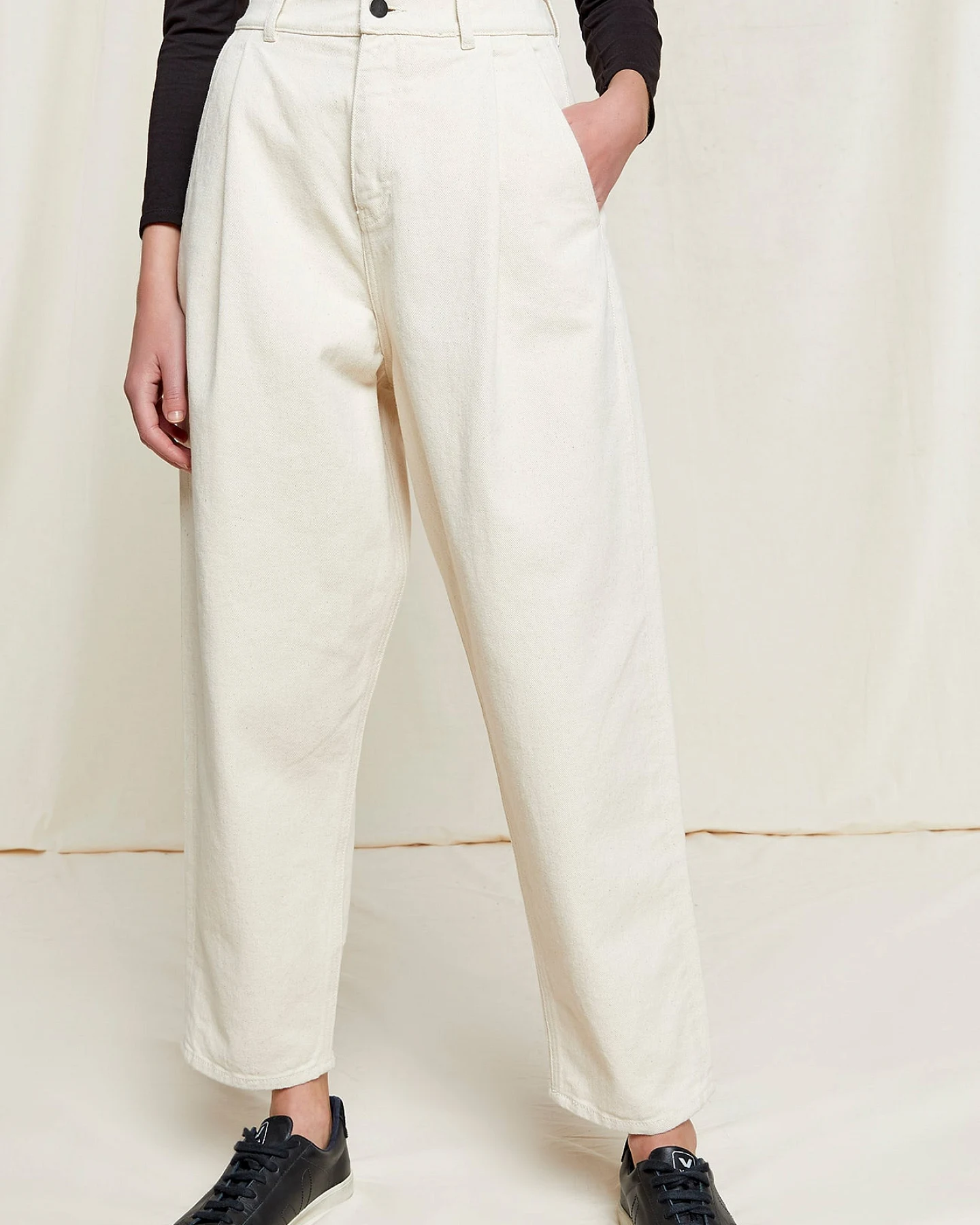 Tapaered Trousers aus Bio Baumwolle – Ansicht 2