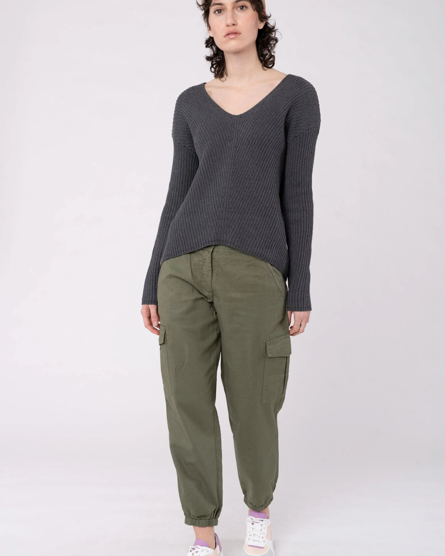 Cotton V-Neck Sweater – Ansicht 6
