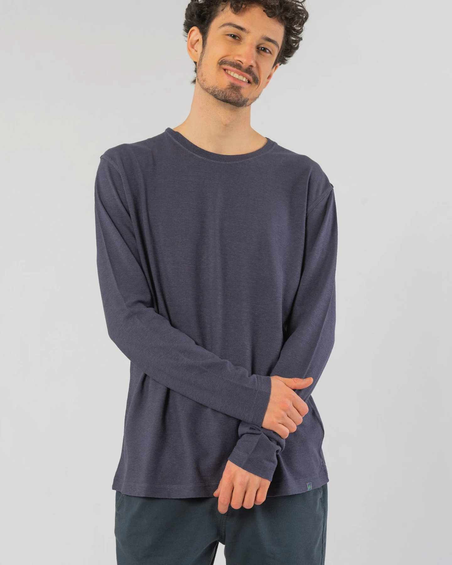 Leichtes Basic Longsleeve aus Hanf & Bio Baumwolle – Ansicht 2
