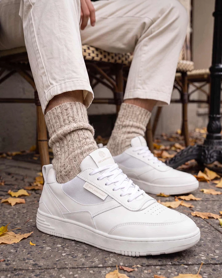 White Schuhe aus recyceltem Polyester