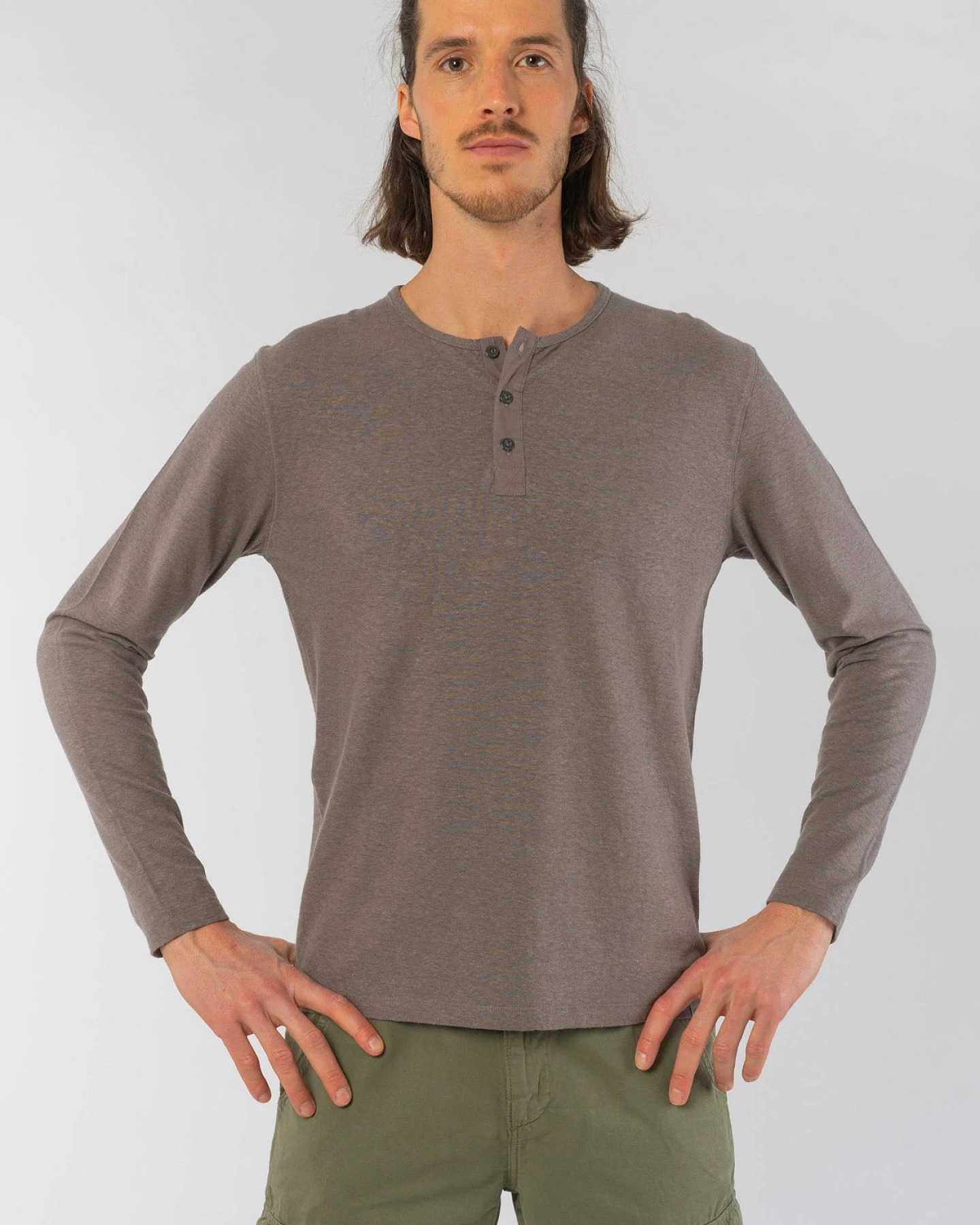Henley Longsleeve aus Hanf & Bio Baumwolle – Ansicht 2