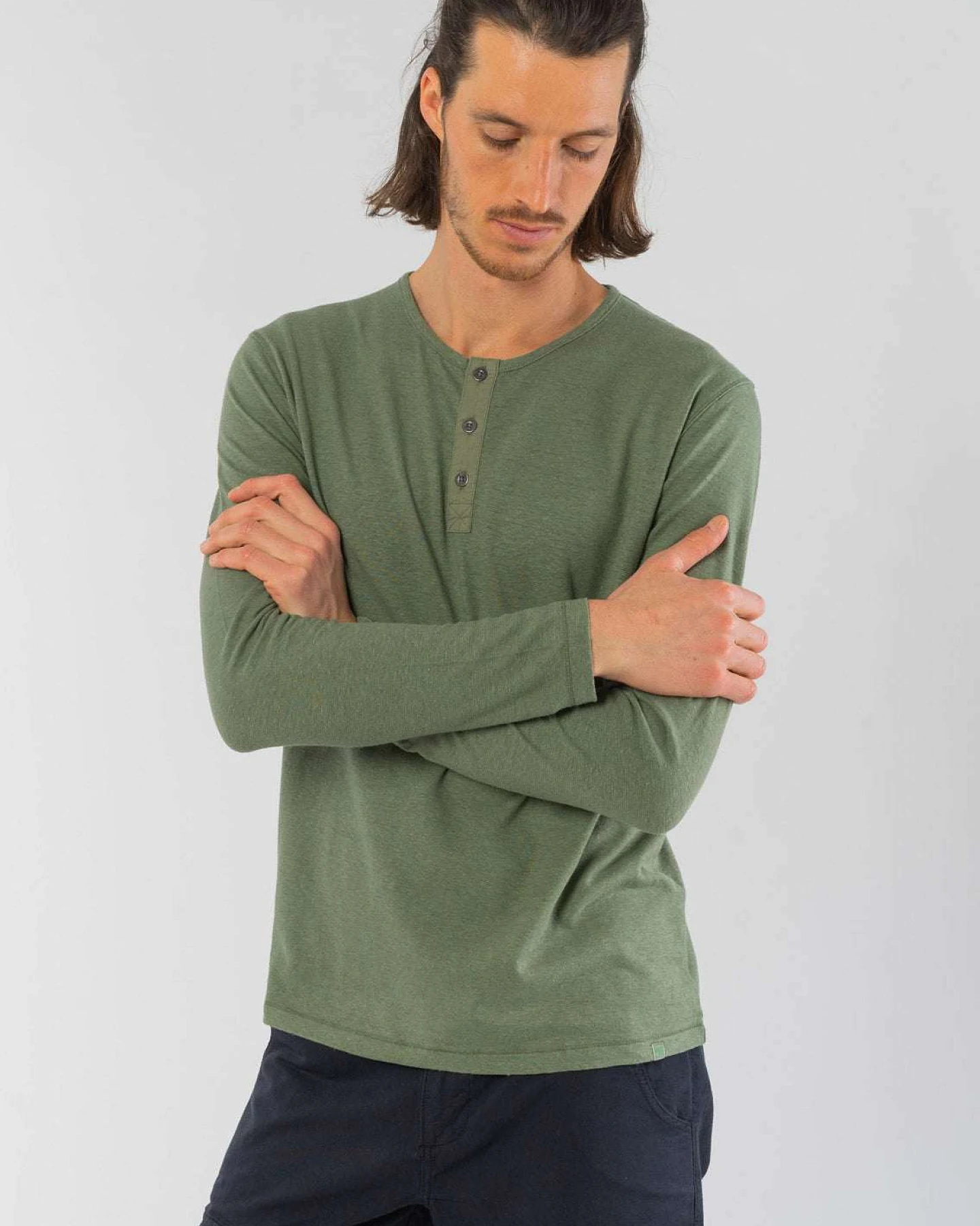 Henley Longsleeve aus Hanf & Bio Baumwolle – Ansicht 4