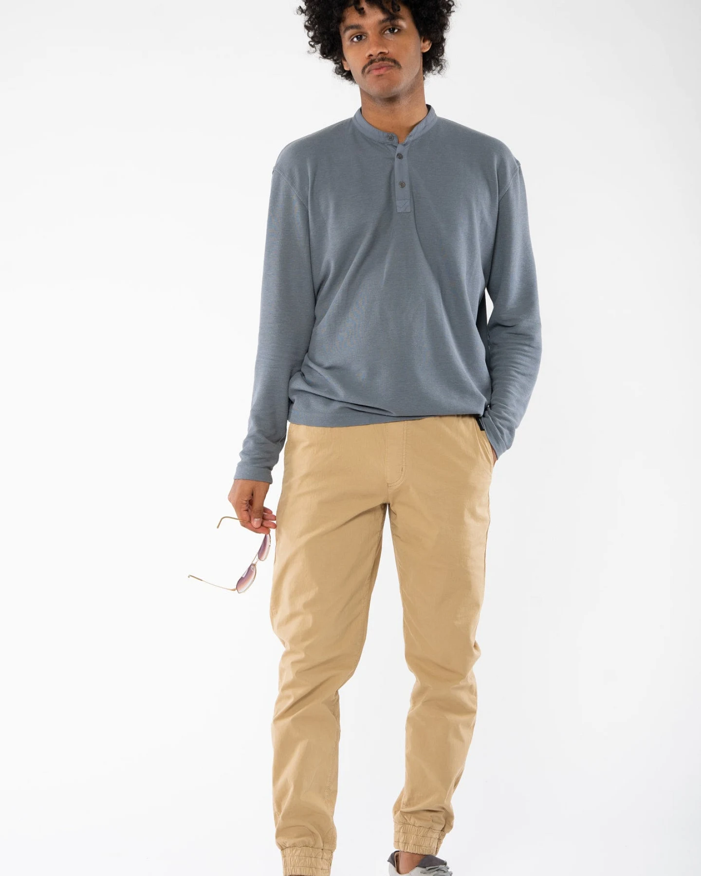 Basic Henley Hemd aus Hanf & Bio Baumwolle – Ansicht 3