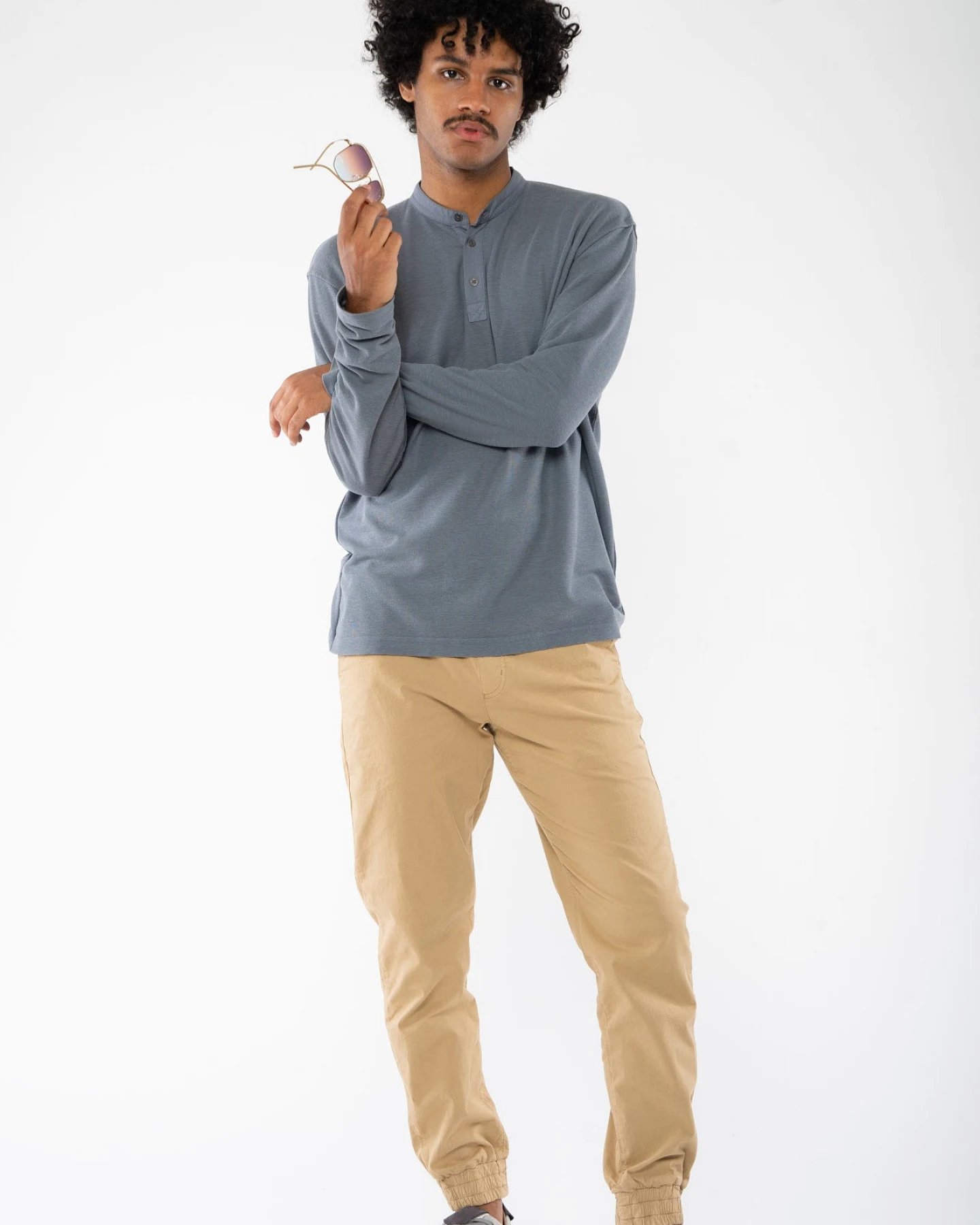 Basic Henley Hemd aus Hanf & Bio Baumwolle – Ansicht 4