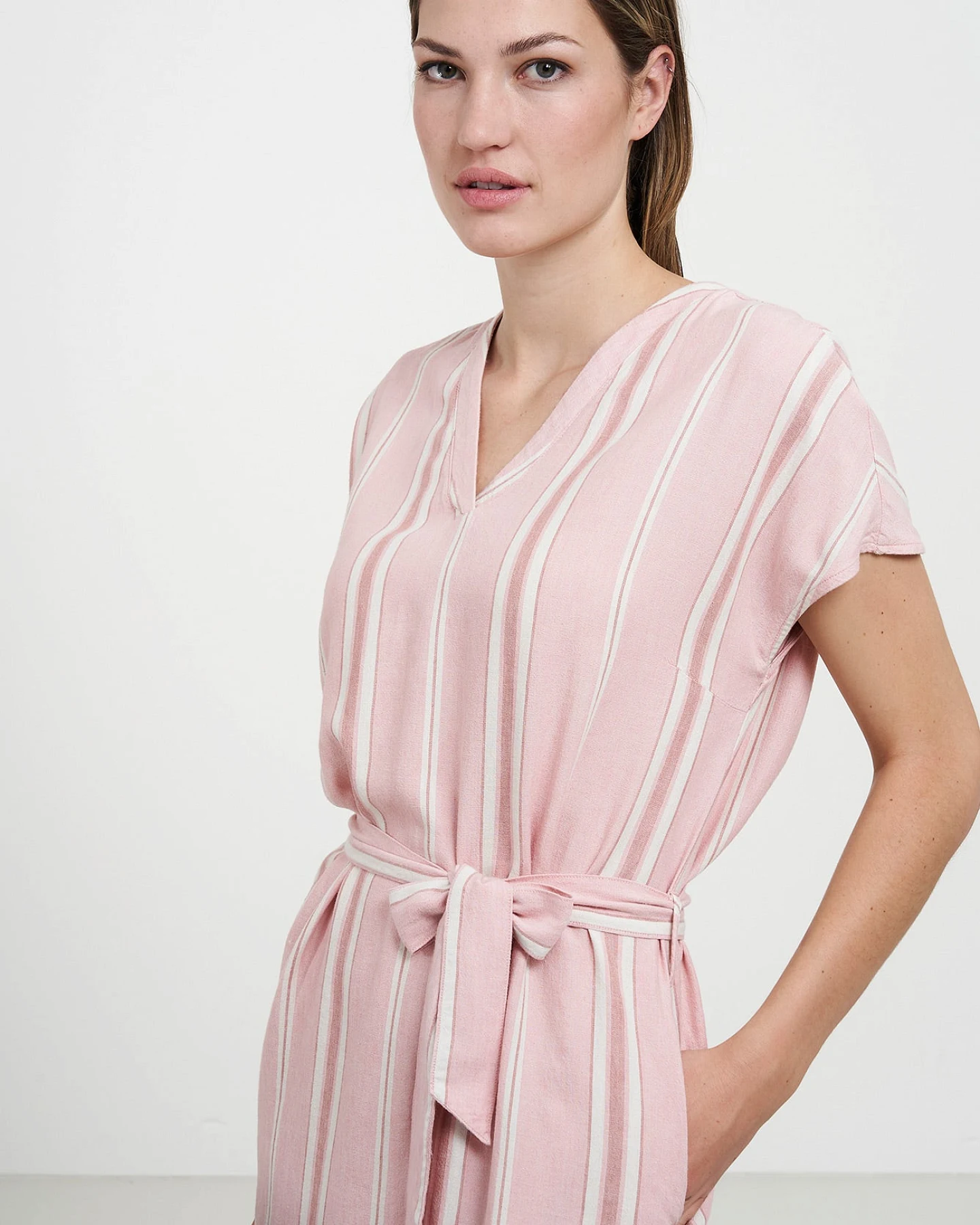 Gestreiftes Kleid aus ECOVERO™ – Ansicht 2