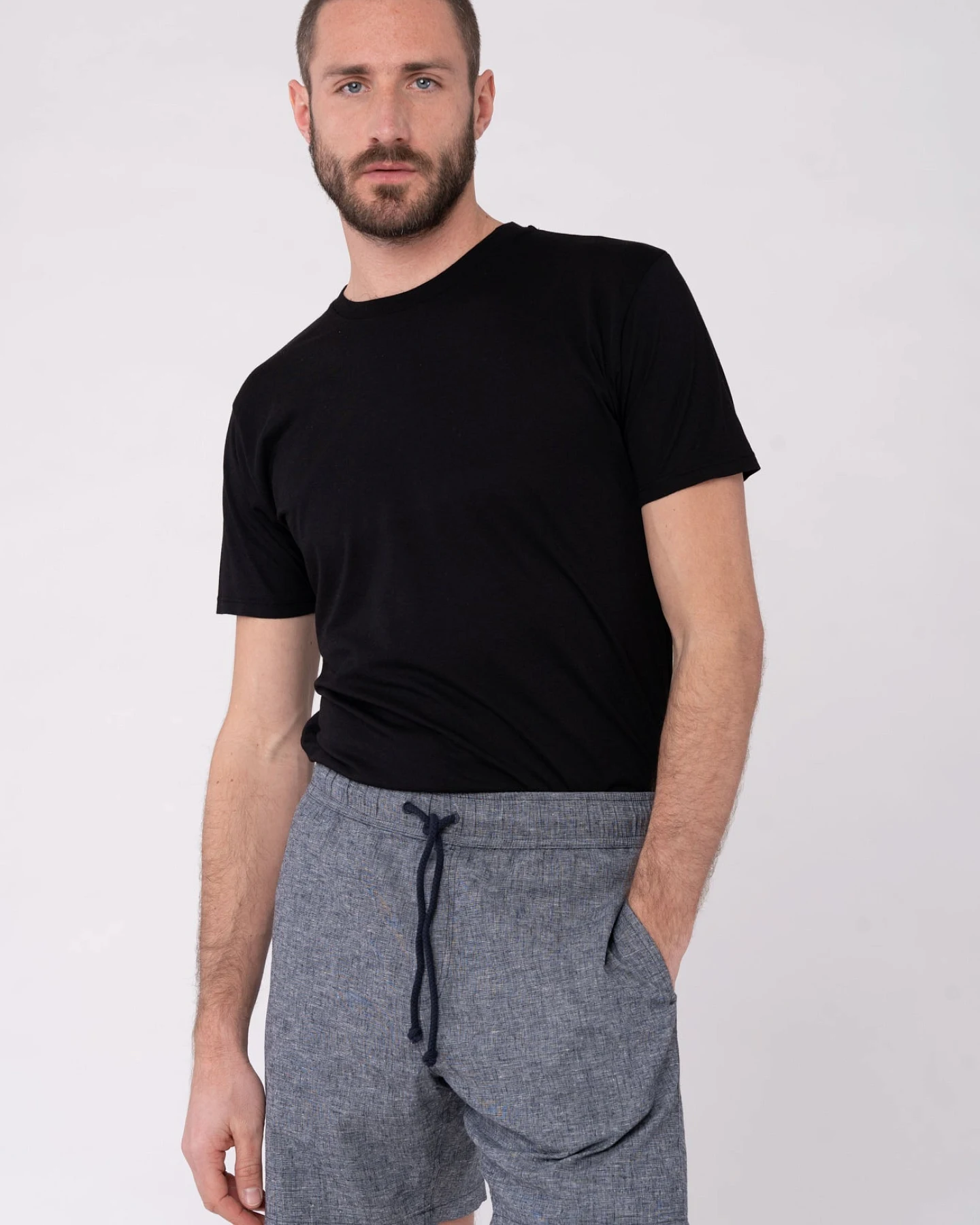Slim-fit T-Shirt aus Hanf & Bio Baumwolle – Ansicht 4