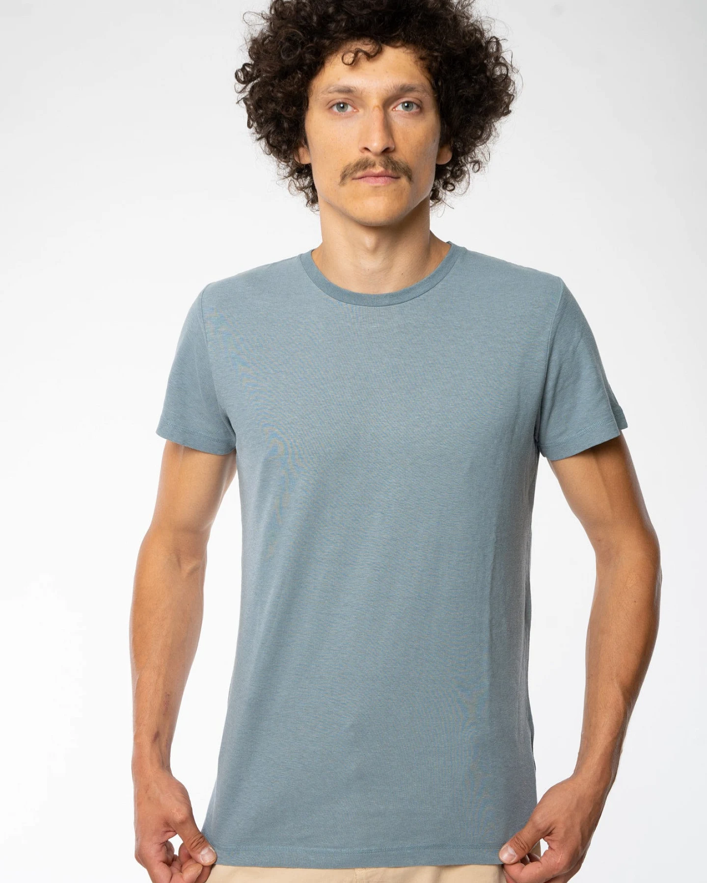 Slim-fit T-Shirt aus Hanf & Bio Baumwolle – Ansicht 6