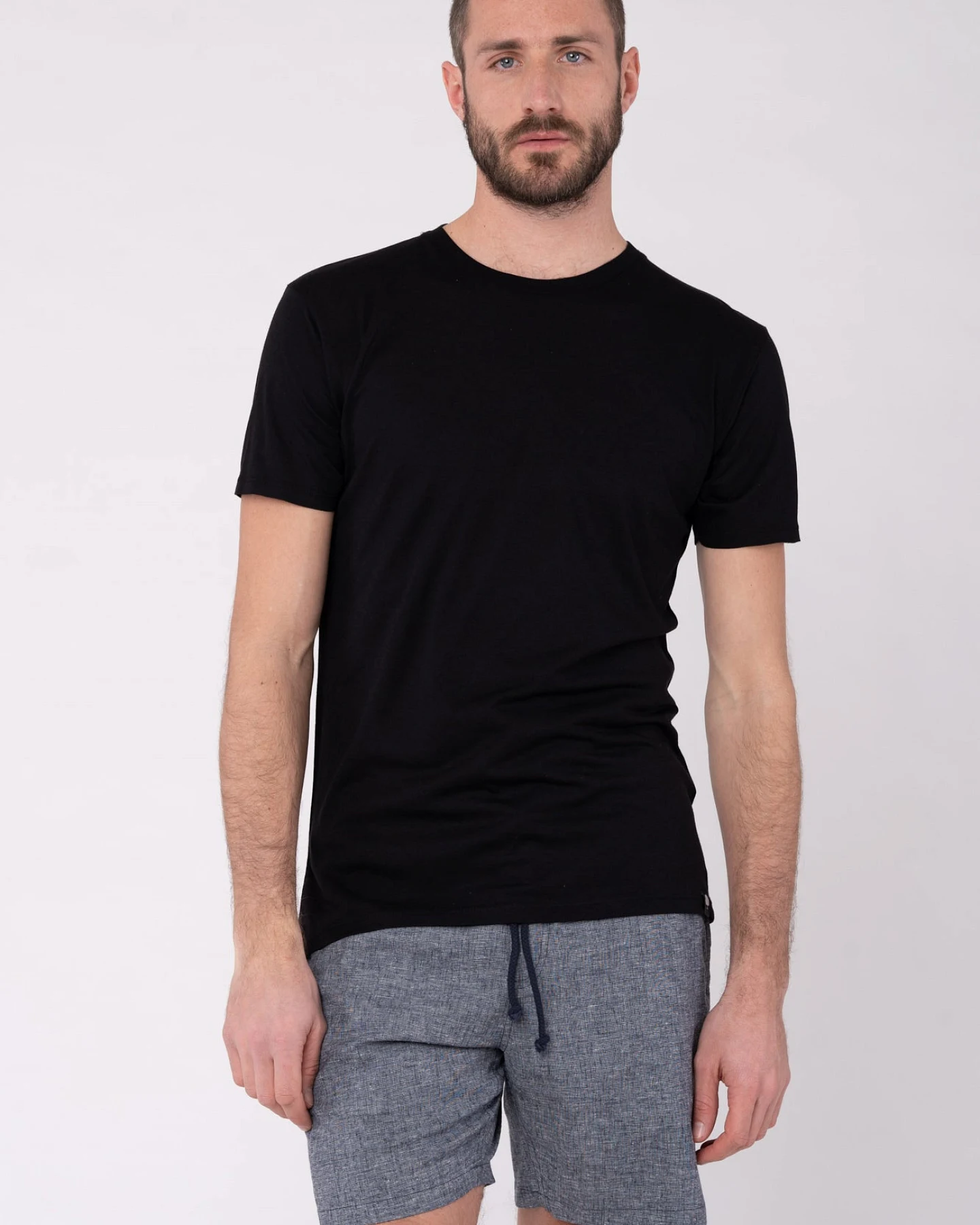 Slim-fit T-Shirt aus Hanf & Bio Baumwolle – Ansicht 2