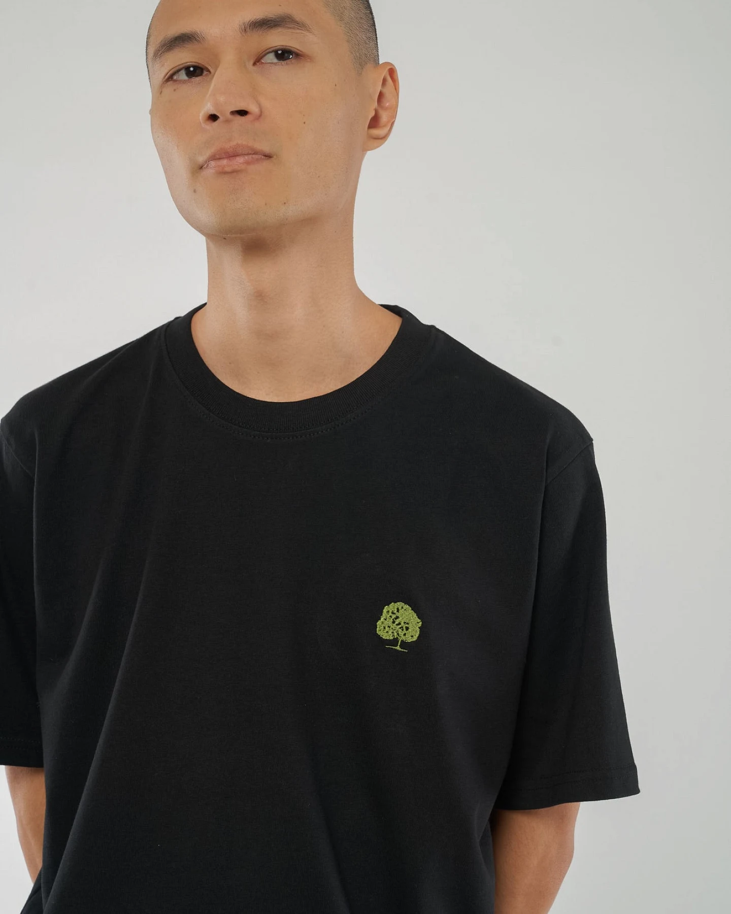 Heavy T-Shirt mit edler Stickerei aus Bio Baumwolle – Ansicht 5