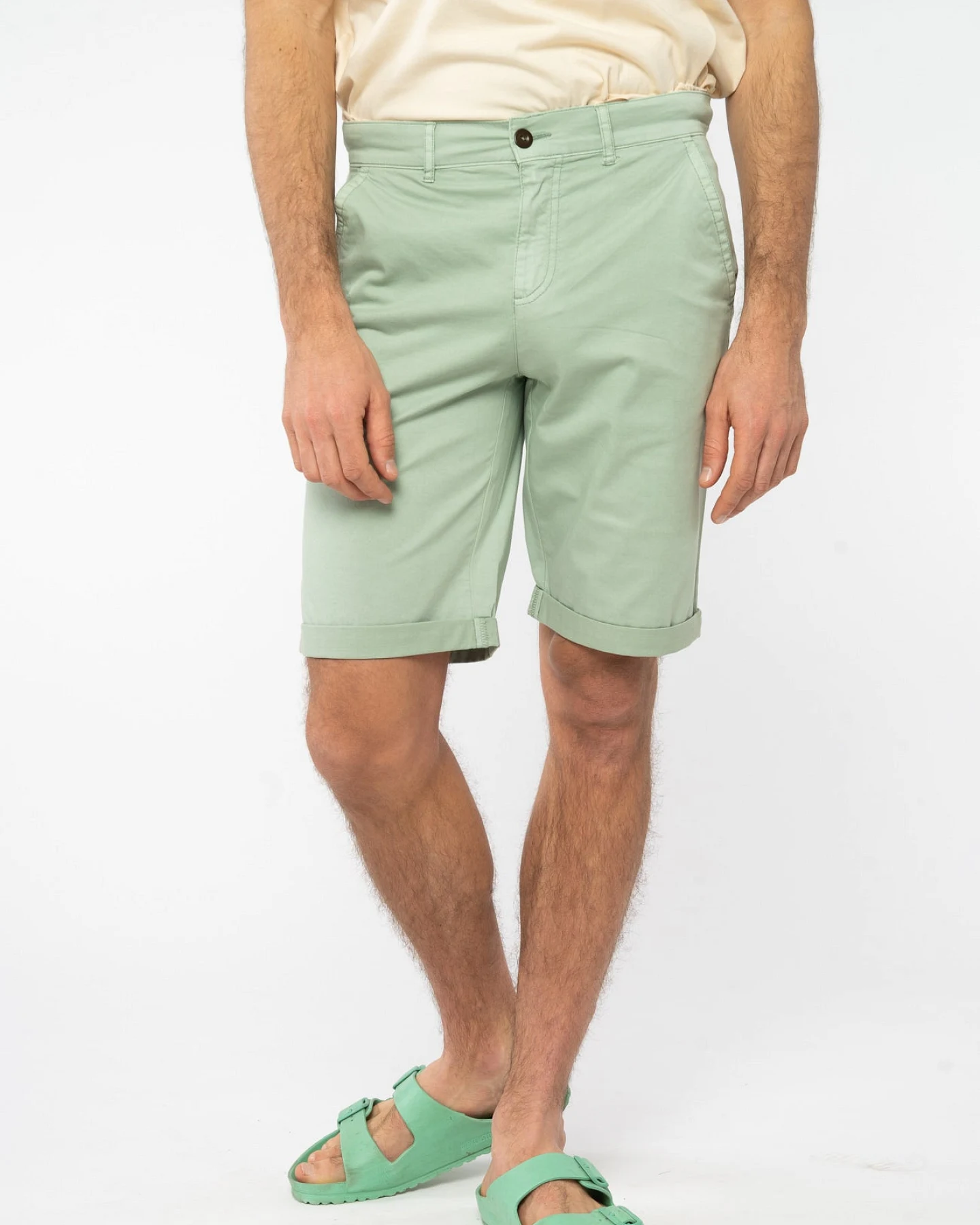 Micro-Chino Shorts aus Bio Baumwolle – Ansicht 2