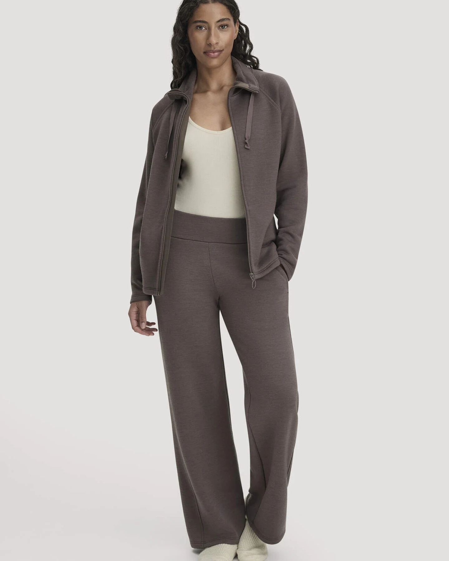 hessnatur Loungewear Jacke Relaxed ACTIVE WOOL aus Bio-Merinowolle - lila - Größe L – Ansicht 2