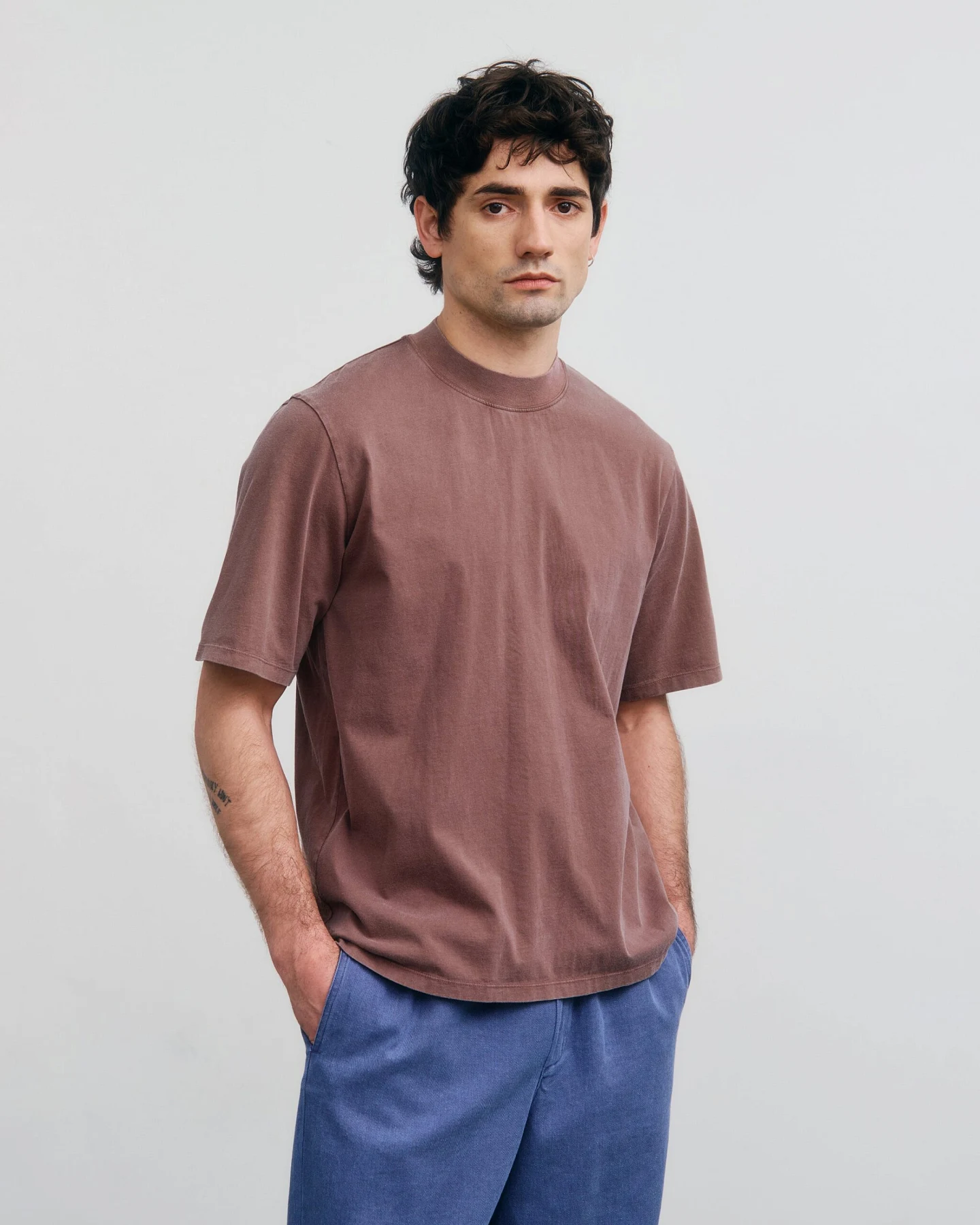 Rotholz Herren vegan T-Shirt Breiter Kragen Verblasst Braun – Ansicht 2