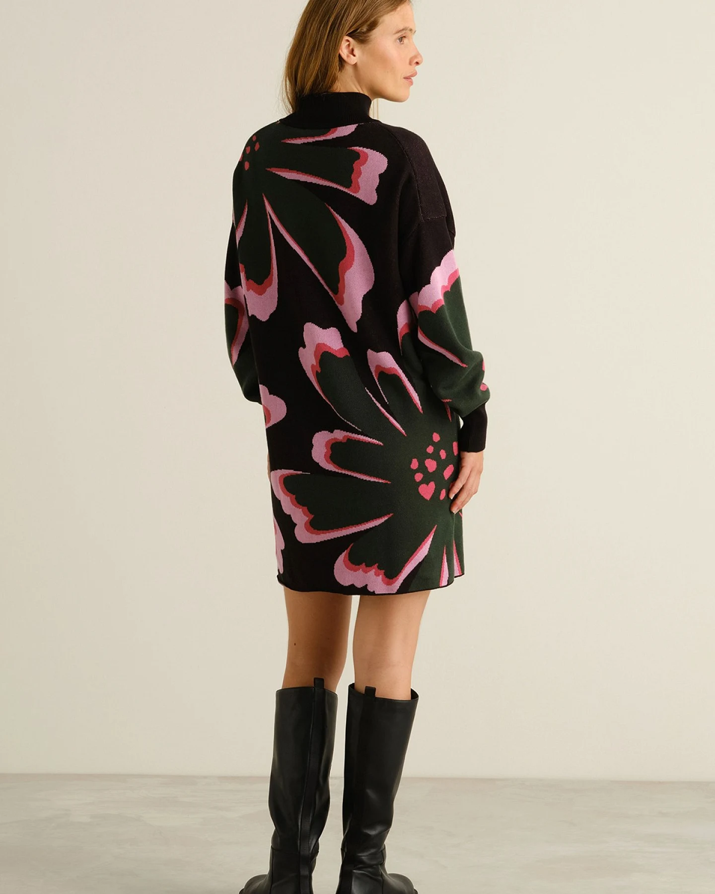 Kleid Nikkala Big Bloom Schwarz – Ansicht 3