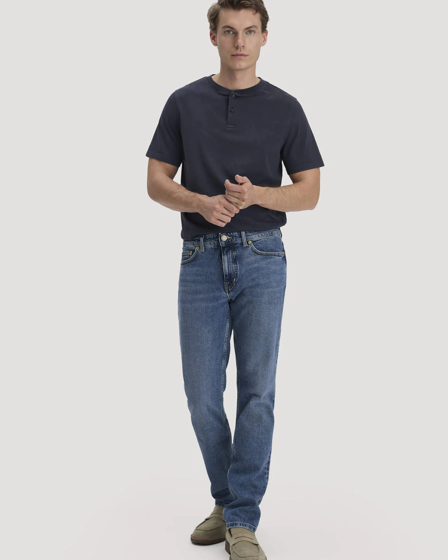 hessnatur Herren Heavy Jersey Henley Shirt Relaxed aus Bio-Baumwolle - blau - Größe 56 – Ansicht 3