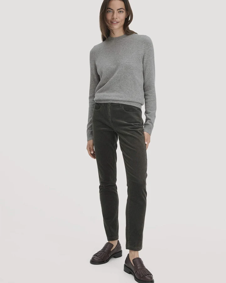 hessnatur Damen Cordhose Slim Leg Regular aus Bio-Baumwolle - grün - Größe 34