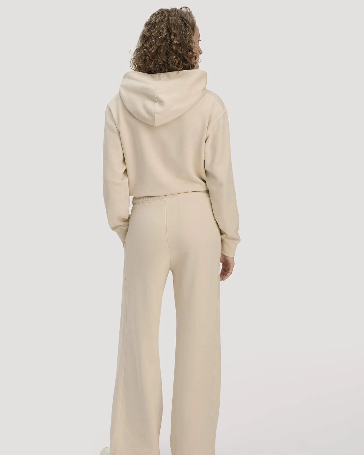 hessnatur Damen Sweathose Wide Leg Relaxed aus Bio-Baumwolle - beige - Größe XS – Ansicht 2