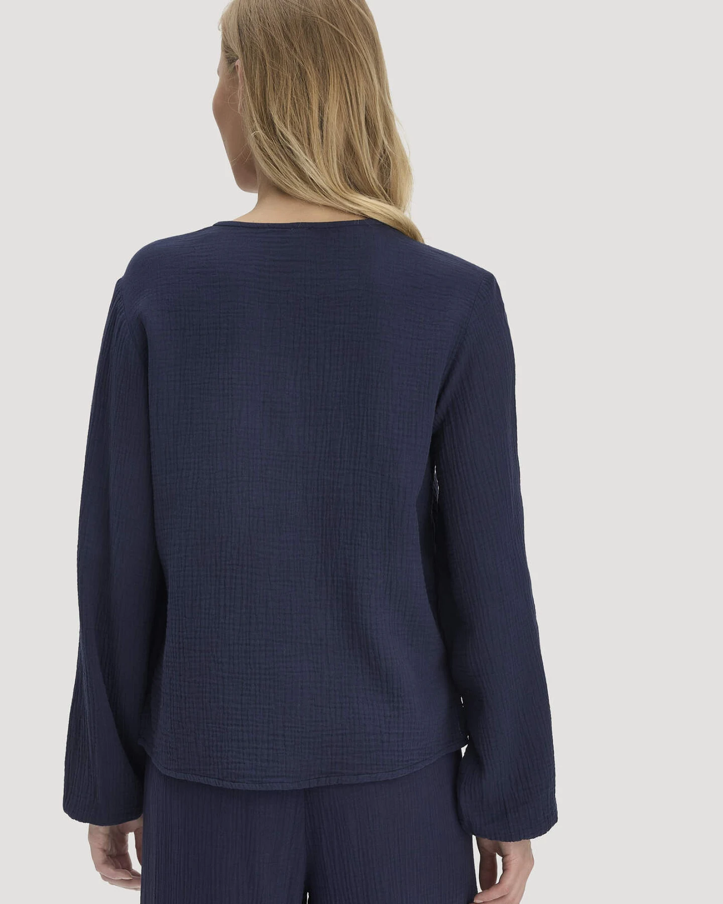 hessnatur Damen Musselin Bluse Relaxed aus Bio-Baumwolle - blau - Größe 44 – Ansicht 3