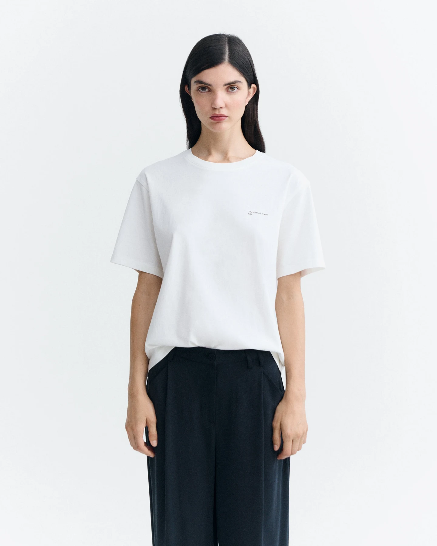 Thinking MU Damen vegan T-Shirt Lucia Dog Ball Weiß – Ansicht 2