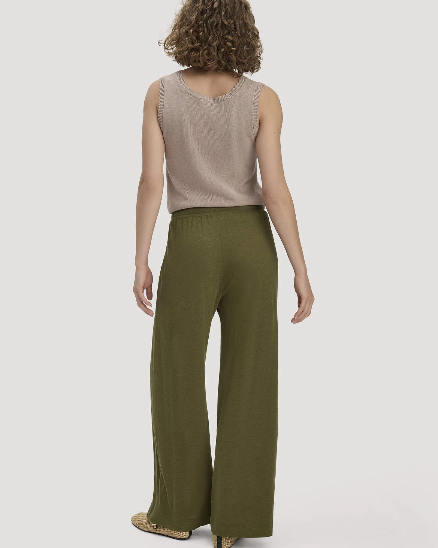 hessnatur Damen Jersey Hose Wide Leg Relaxed aus Leinen und Bio-Baumwolle - grün - Größe 44 – Ansicht 2