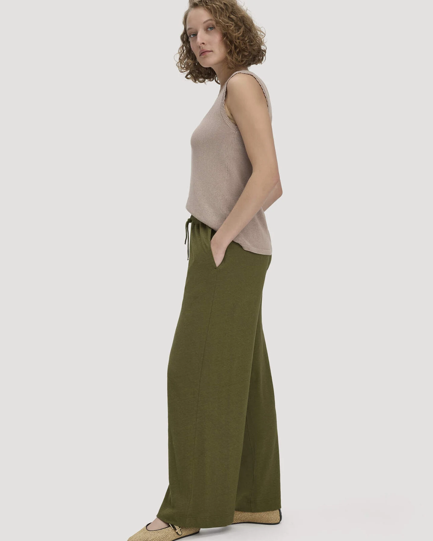 hessnatur Damen Jersey Hose Wide Leg Relaxed aus Leinen und Bio-Baumwolle - grün - Größe 44 – Ansicht 4
