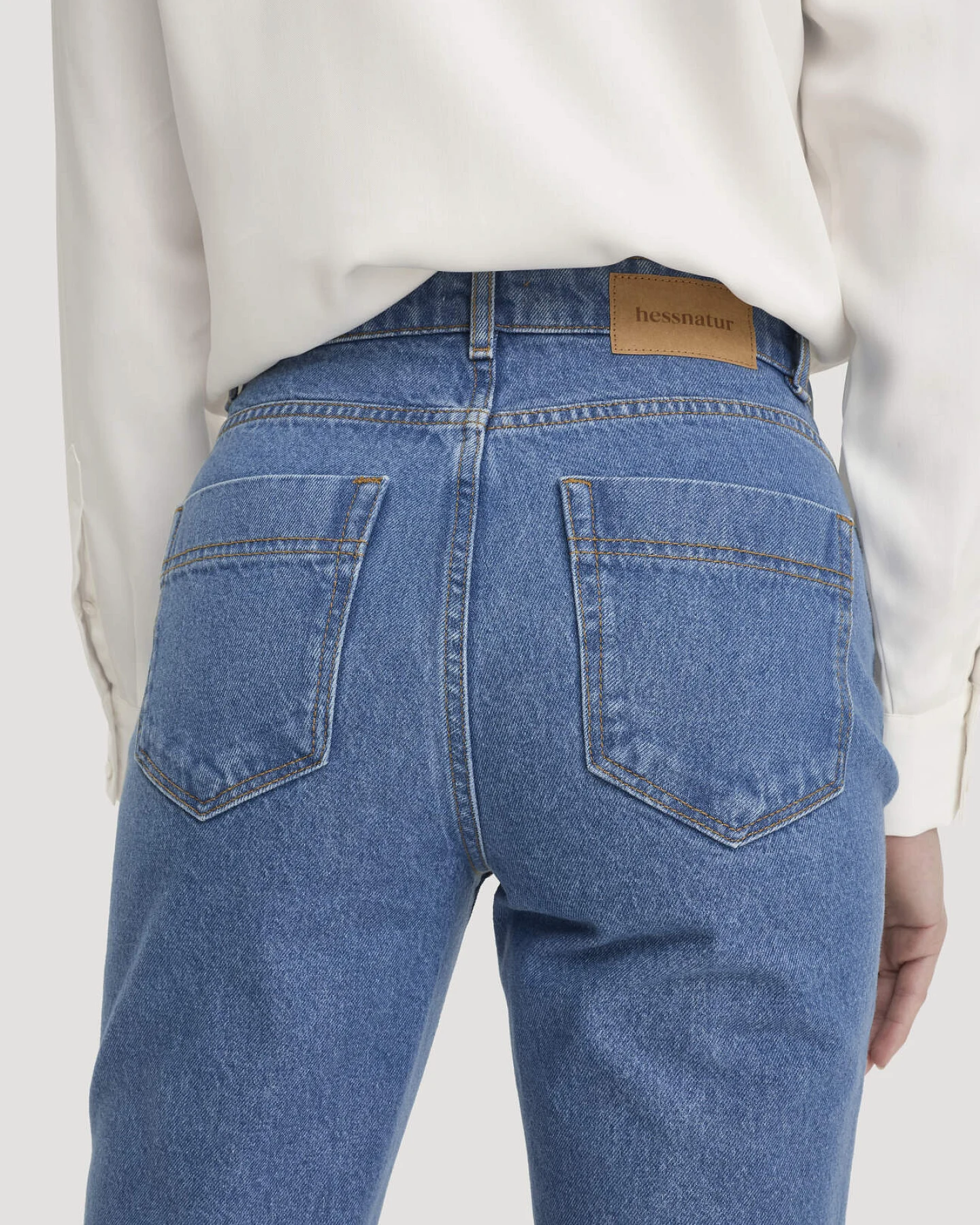 hessnatur Damen Jeans Flared Leg aus Bio-Baumwolle - blau - Größe 25 – Ansicht 3