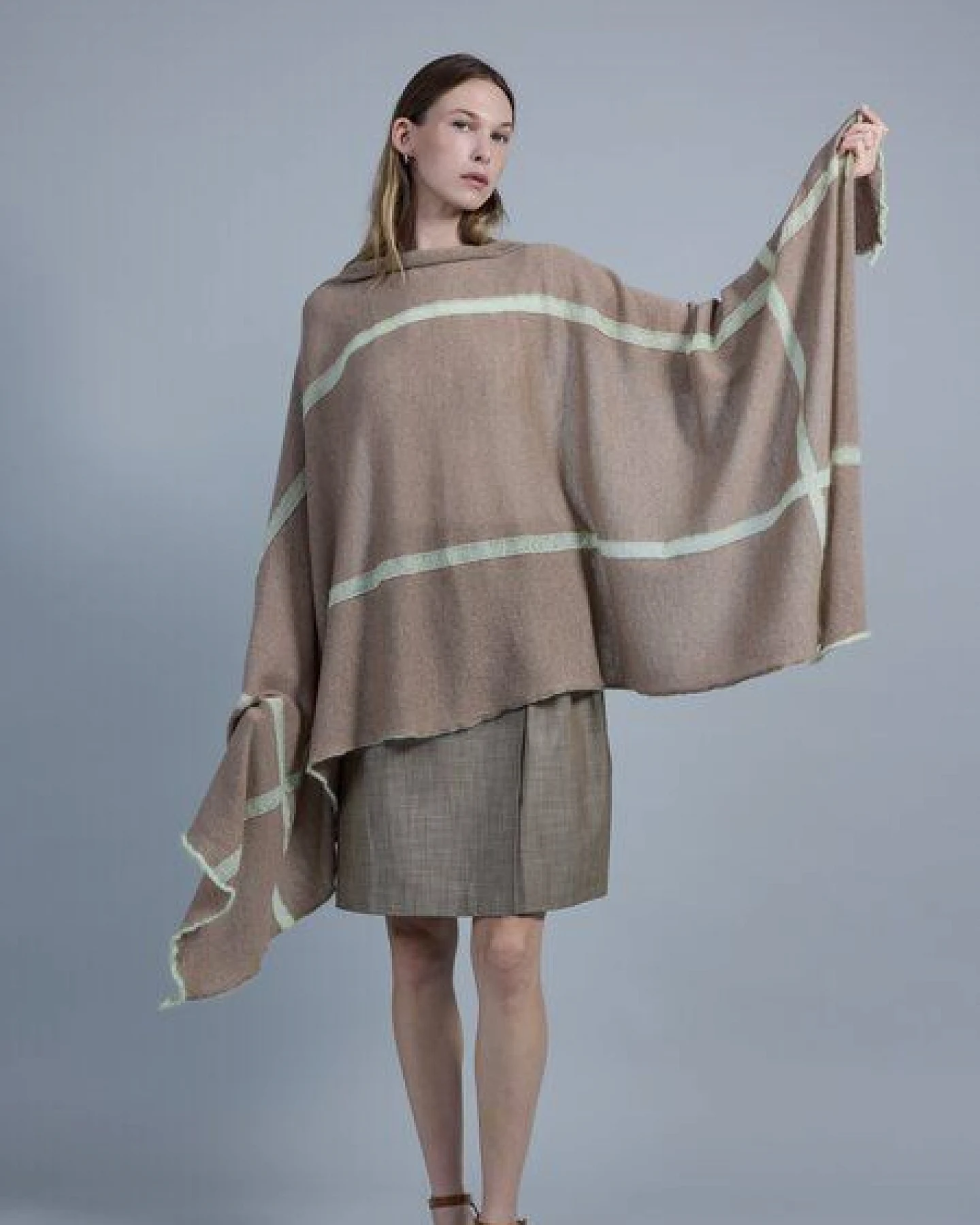 Susan's Fashion beige-brauner Merinowollschal Theresa – Ansicht 3