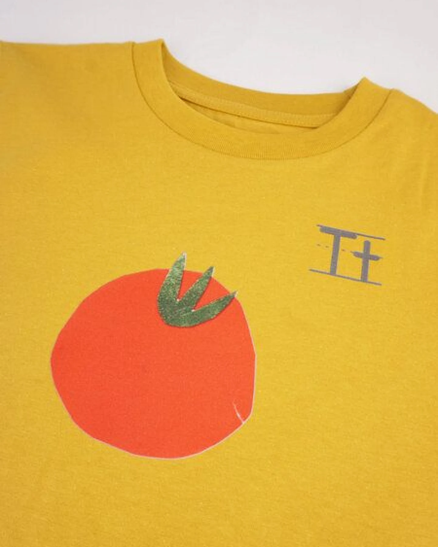 MELAdi Kinder Shirt aus Biobaumwolle - Tomate auf Ocre Gelb – Ansicht 3