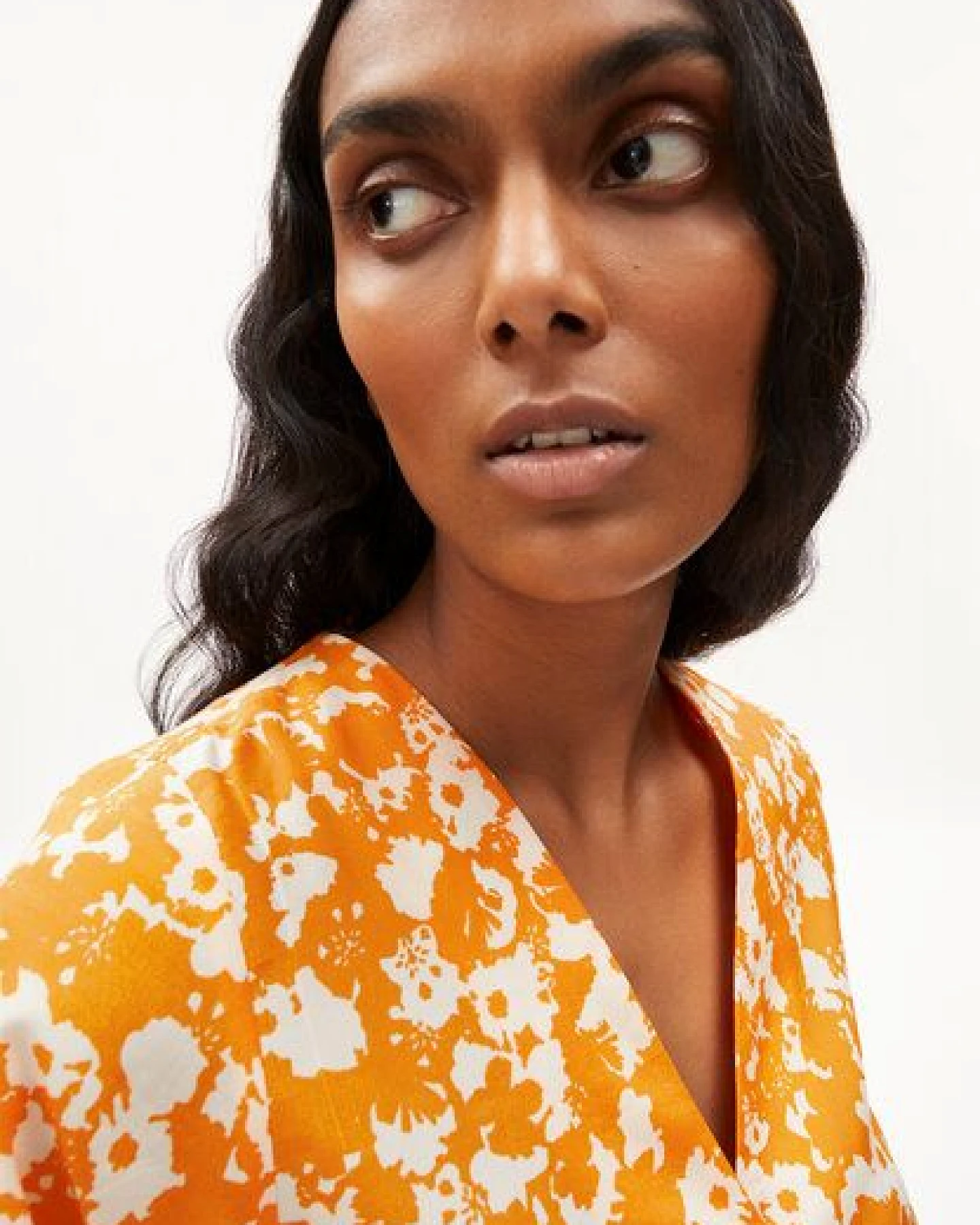 ARMEDANGELS HOLMAA MANGORANGE - Damen Bluse Relaxed Fit aus TENCEL Lyocell – Ansicht 3