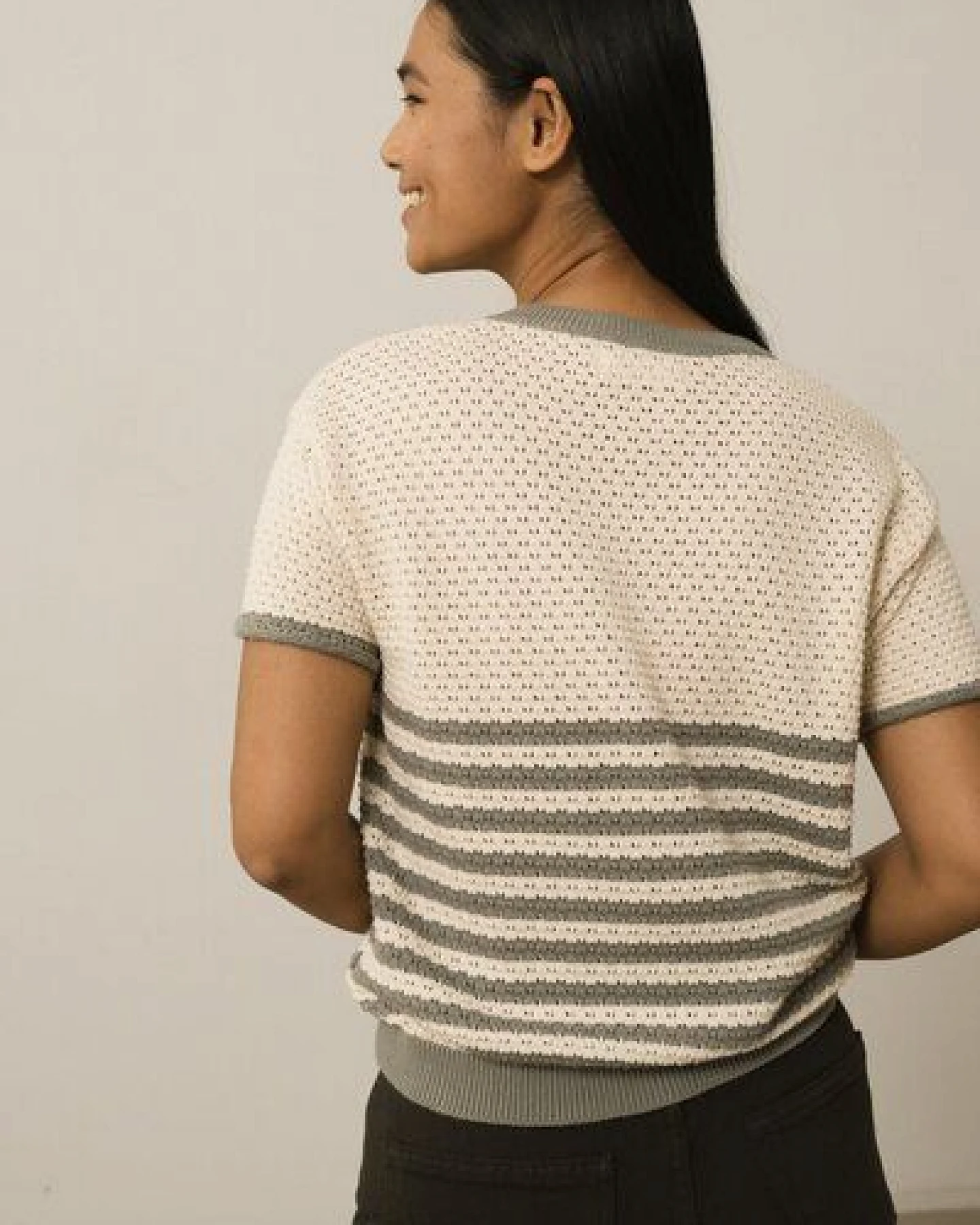 TIRALAHILACHA Hadara Short Sleeve Knitted Top – Ansicht 2