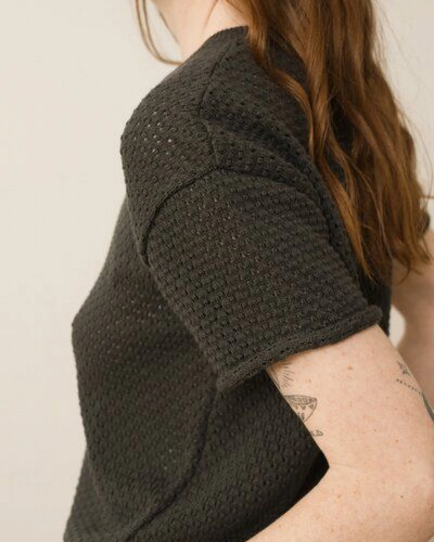TIRALAHILACHA Hadara Short Sleeve Knitted Top – Ansicht 2