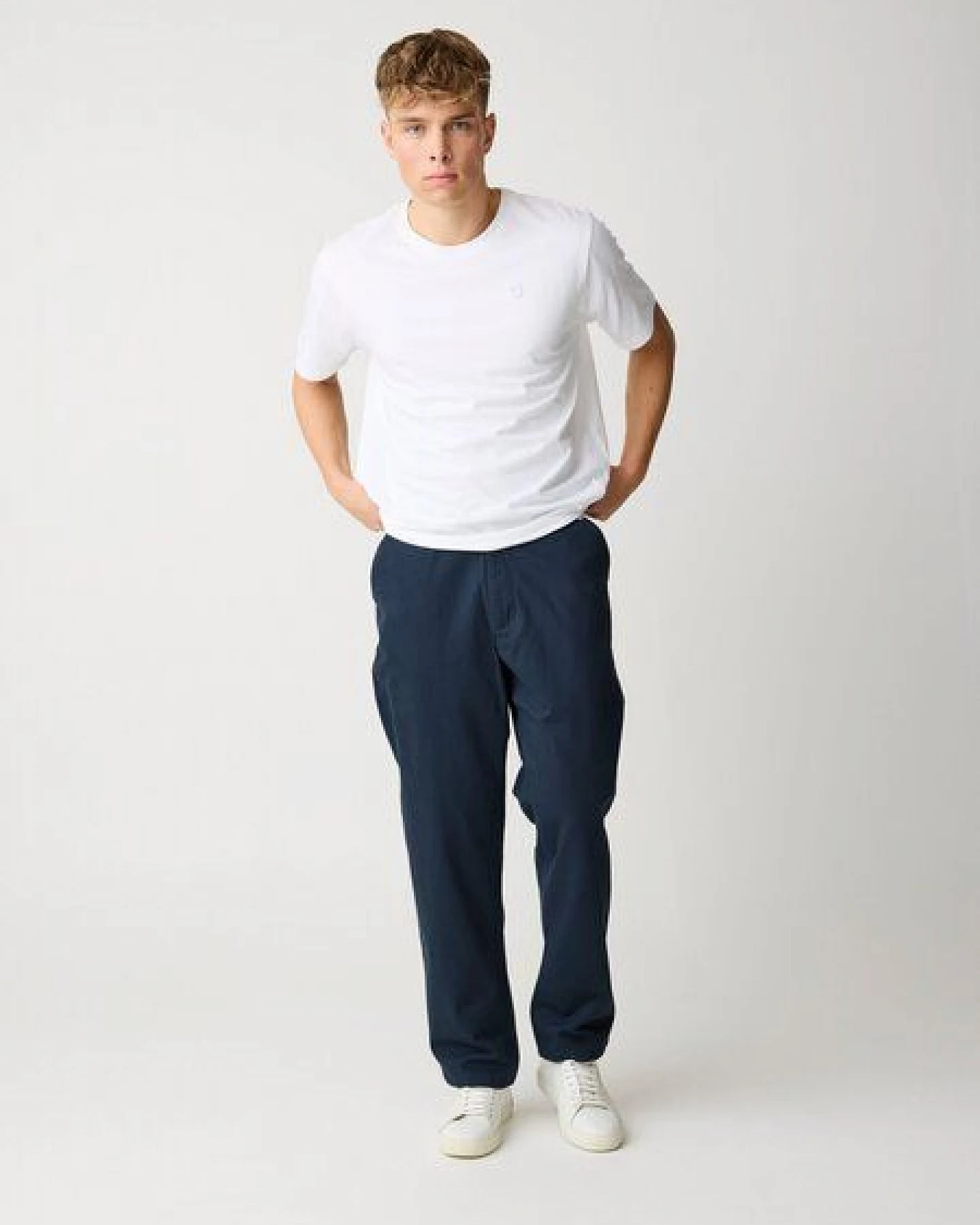 KnowledgeCotton Apparel Flint weite Chino-Hose aus Bio-Baumwolle – Ansicht 3