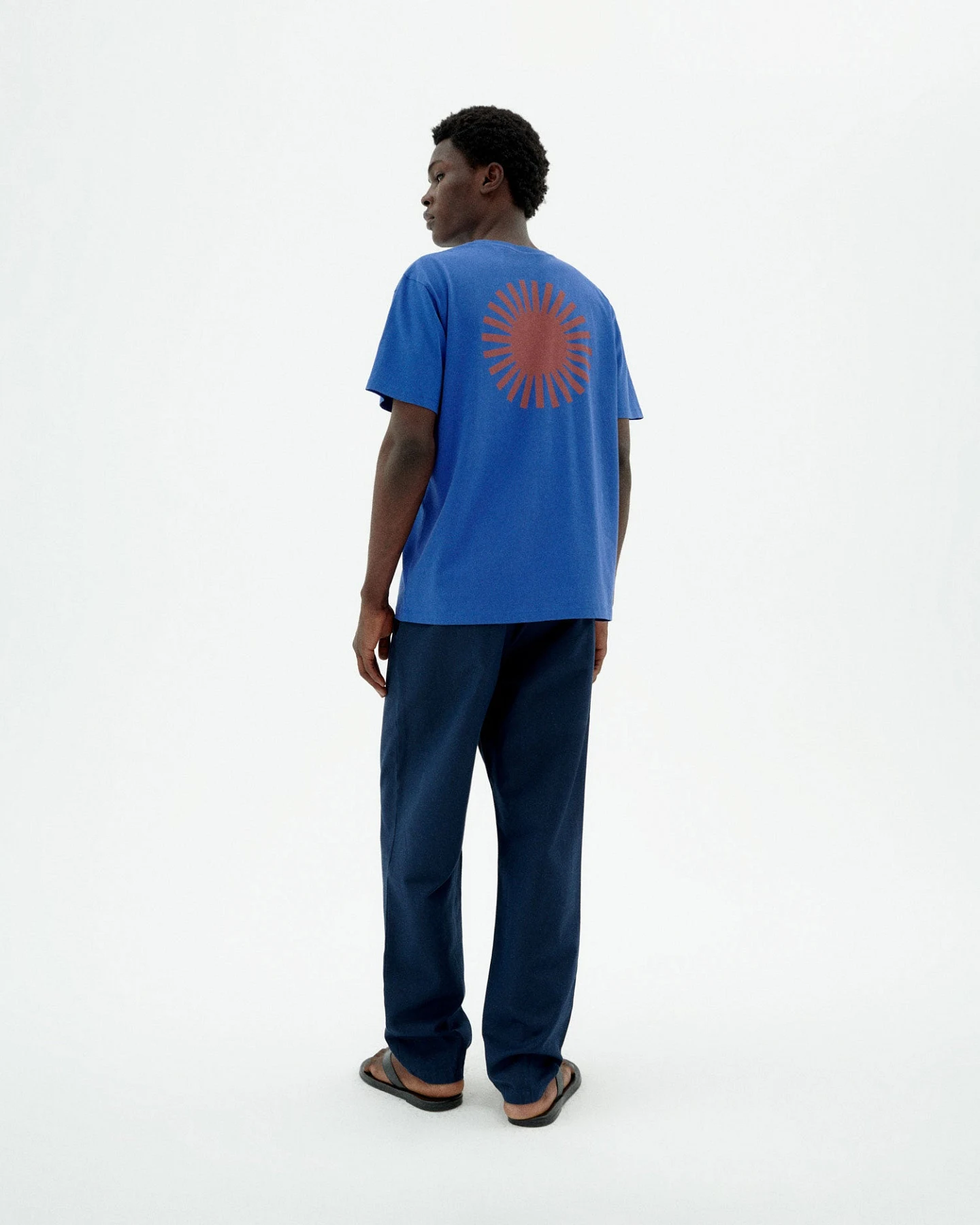 Thinking MU Herren vegan T-Shirt Sonne Blau Mit Braunem Rücken – Ansicht 2