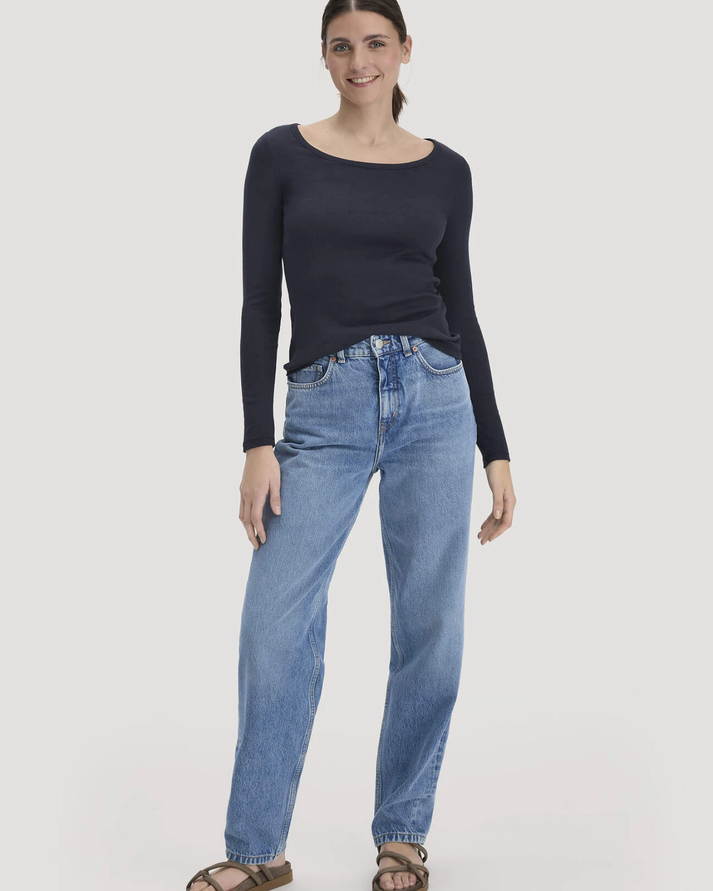 hessnatur Damen Softrib Longsleeve Fitted aus Bio-Baumwolle und TENCEL™ Modal - blau - Größe 42 – Ansicht 2