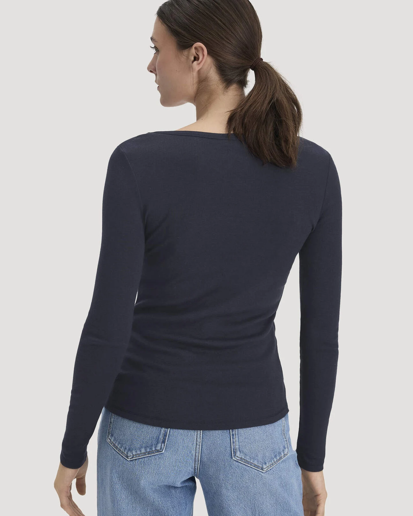 hessnatur Damen Softrib Longsleeve Fitted aus Bio-Baumwolle und TENCEL™ Modal - blau - Größe 42 – Ansicht 3