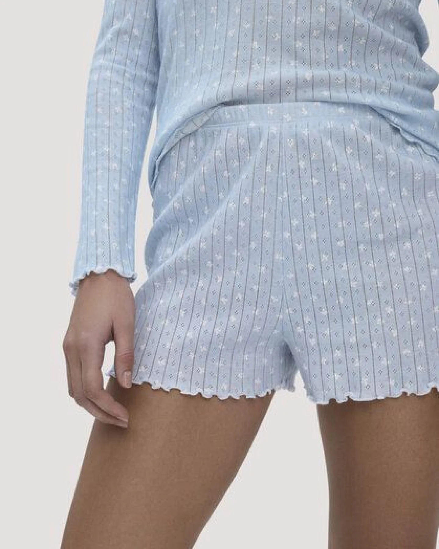 hessnatur Schlafshorts Regular PURE POINTELLE aus reiner Bio-Baumwolle – Ansicht 4